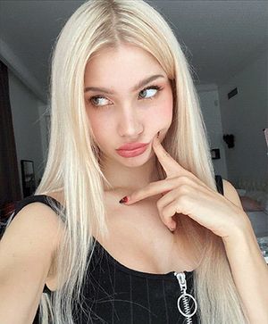 she forgot to take money after getting fucked