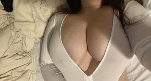 Natural 32DDD’s would you Titty fuck me?