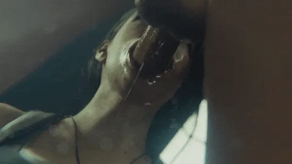 Jill Valentine gags herself