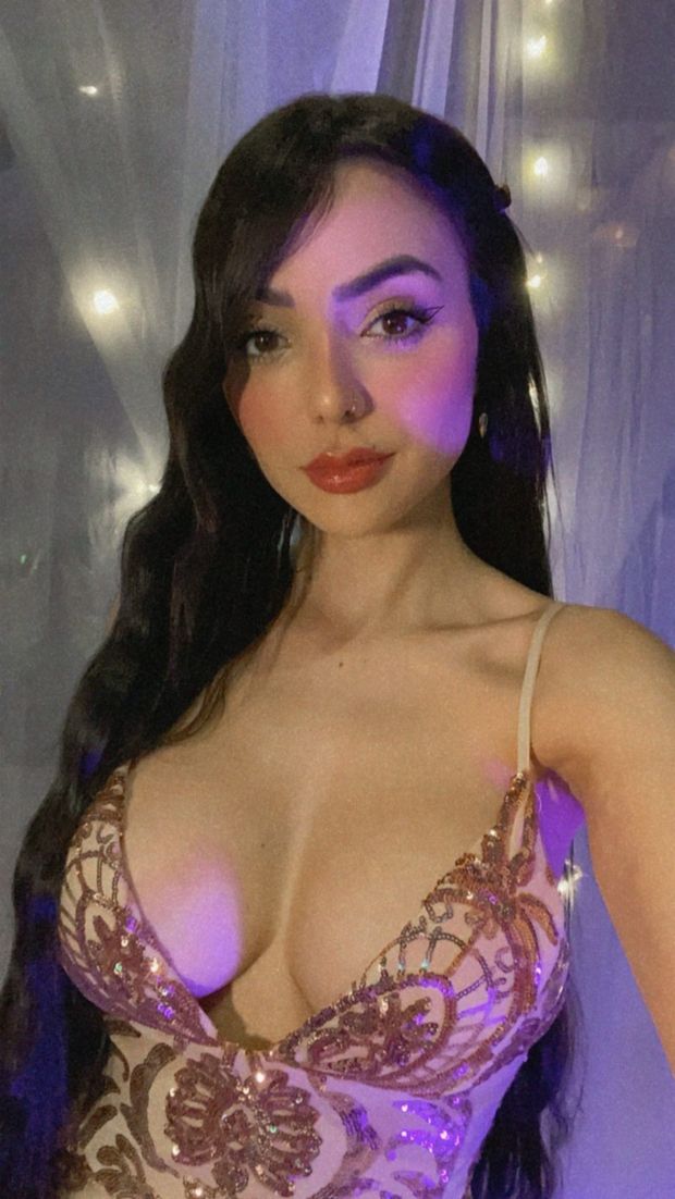 Nyvi Estephan ❤️ Photo #2