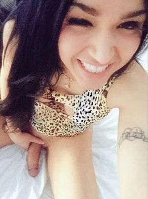 Jeune transsexuelle de 24 ans sur Paris IDF pour rencontre sexe et fun !