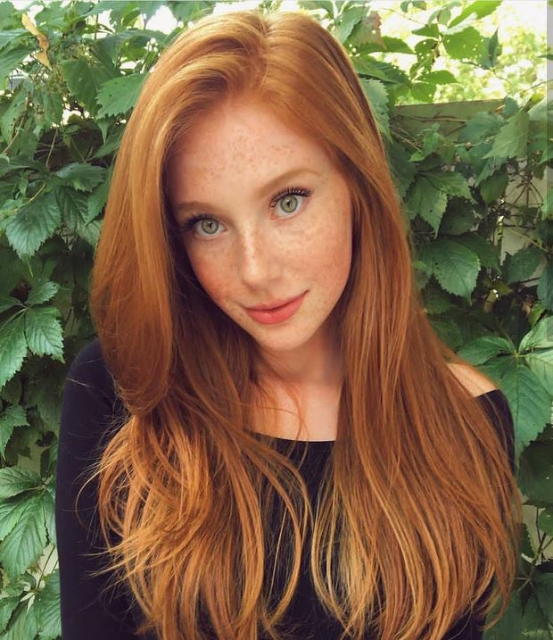 Amazingly alluring redhead
