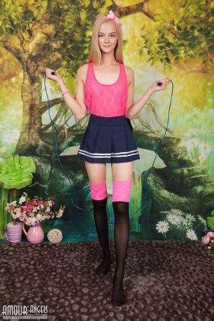 Écolière avec sa corde à sauter