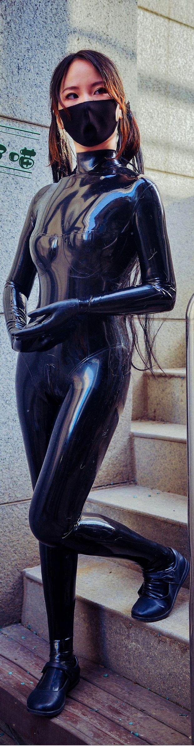 Asian-latex fetish-latex