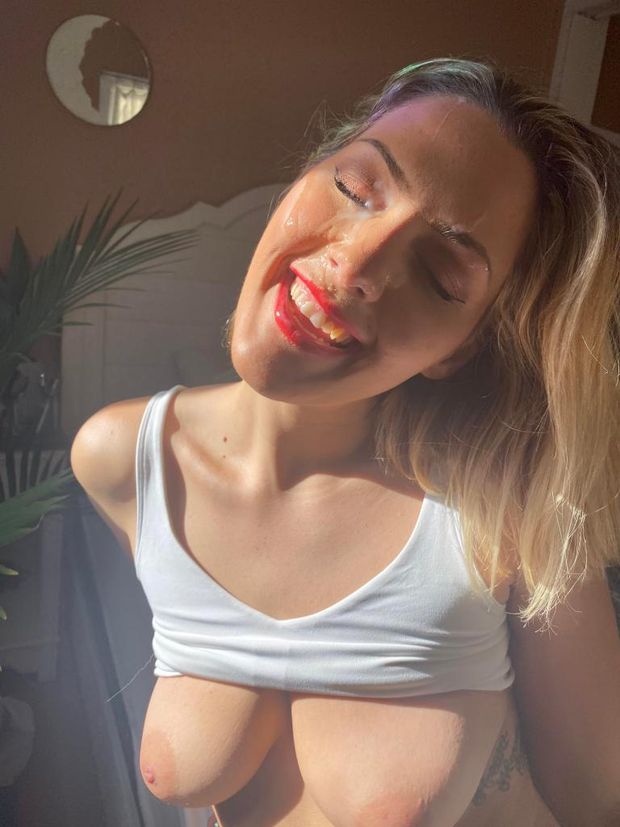 Happy cumslut