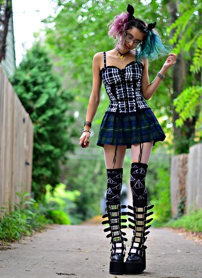 Alt petite beauty