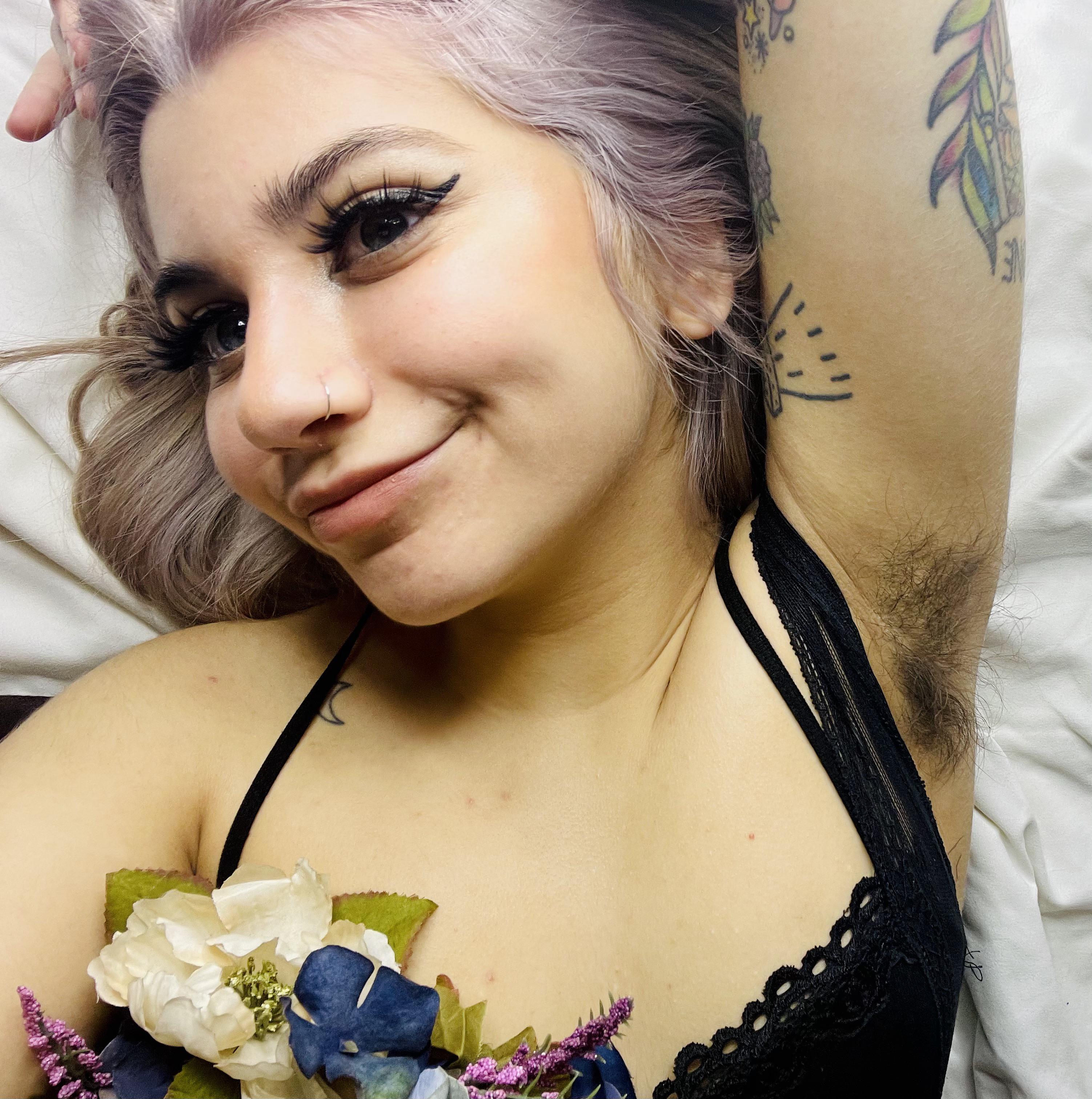 hairy armpits