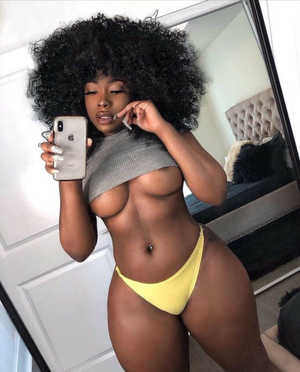 Fine ass Ebony selfie