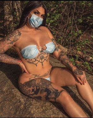 Quarantine selfie mango kush Sexy curves