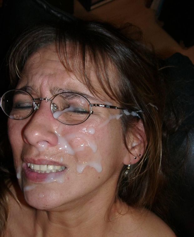 MILF gets her face soaked