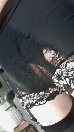 Rhonda Shear accentuating the outline of my cock 03/05