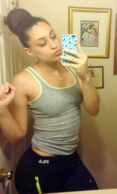 tanktop selfie