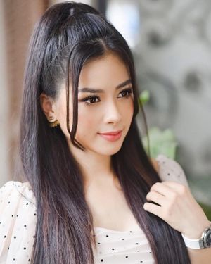 Dương Võ Hoàng Yến - Asian Vietnamese