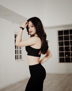 Dương Võ Hoàng Yến - Asian Vietnamese