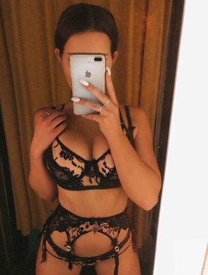 SEXY TEEN SLUTS SELFIES