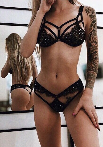 HOT LINGERIE BABES