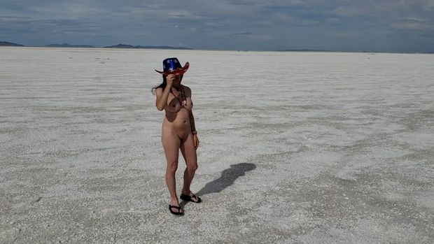 Wife nude in Nature - Salt Flats