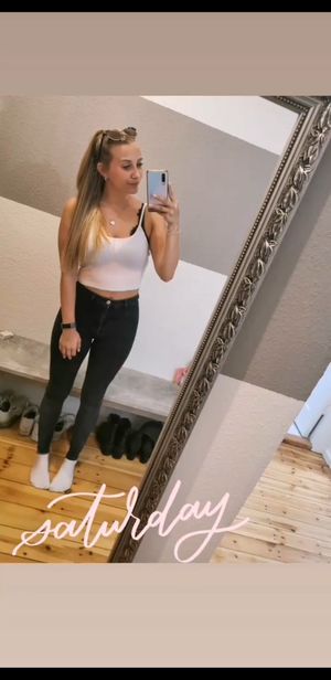 @mrsminimi showing bra and big boobs underneath seethru top