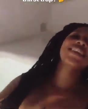 Dee Shanell- "To thirst trap or not to thirst trap?"