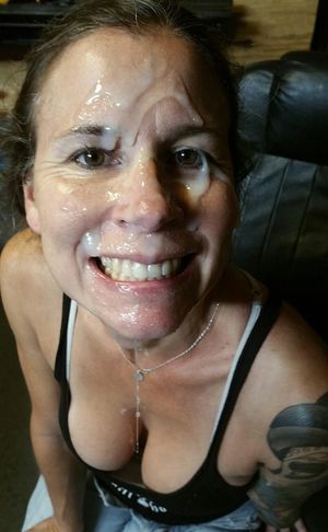 Slutty MILF is happy with her reward