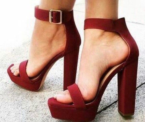 Red heels n feet