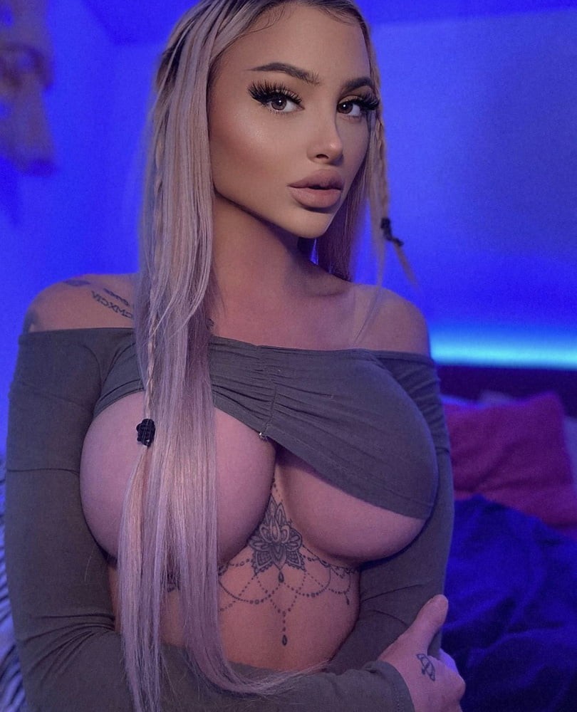exemplary bimbo