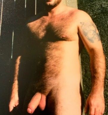 Sexy man seeking groups for fun.