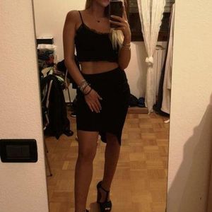 sexy blonde mirror selfie