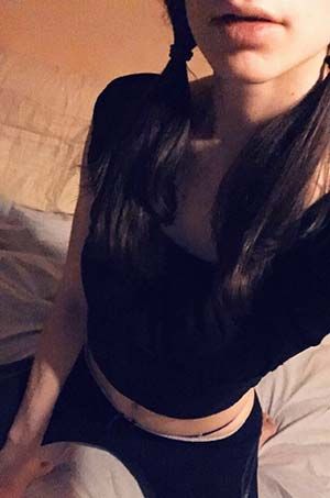 Jeune trans 25 ans sur Laval en Mayenne 53000 très facile a mettre au lit...