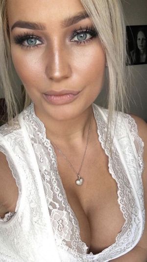 Want to cum on her ????