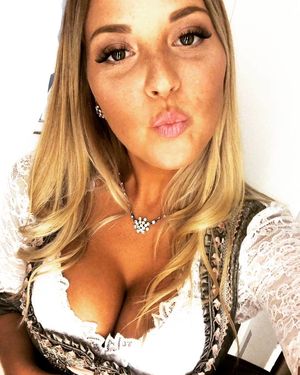 Dirndl sexy cleavage