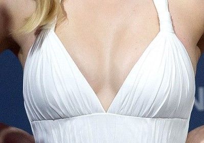 Lea Seydoux 34B Boobs