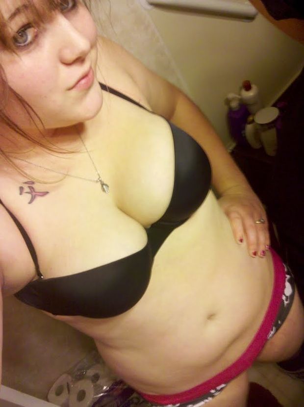 Jenn Amburgey busty teen self-shot in her panties