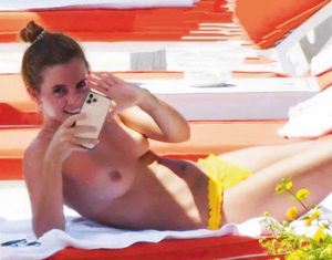 Emma Watson Topless Beach italy 2020 Leak/Fake