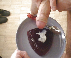 Cumshot on the food. ❤️