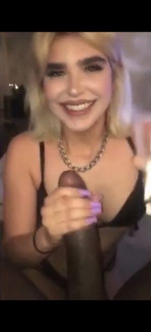 Sexy blond sucking bbc