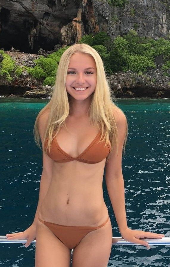 Perfect Blonde in Paradise