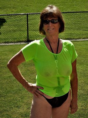 Super Granny wear Swimsuit for Leisure .. ❤️