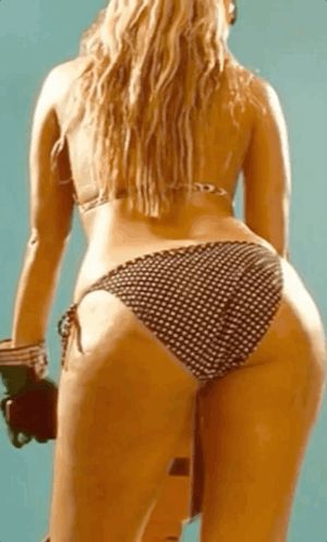 Satisfaction Blonde booty shaking