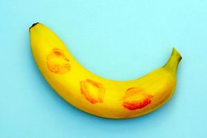 Marla gives advice on oral sex and Dr. Kat reviews a penis pump.