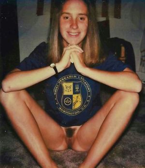 Bottomless vintage amateur