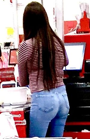 HOT Target chick