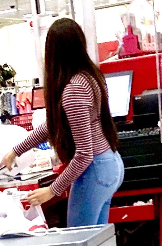 HOT Target chick