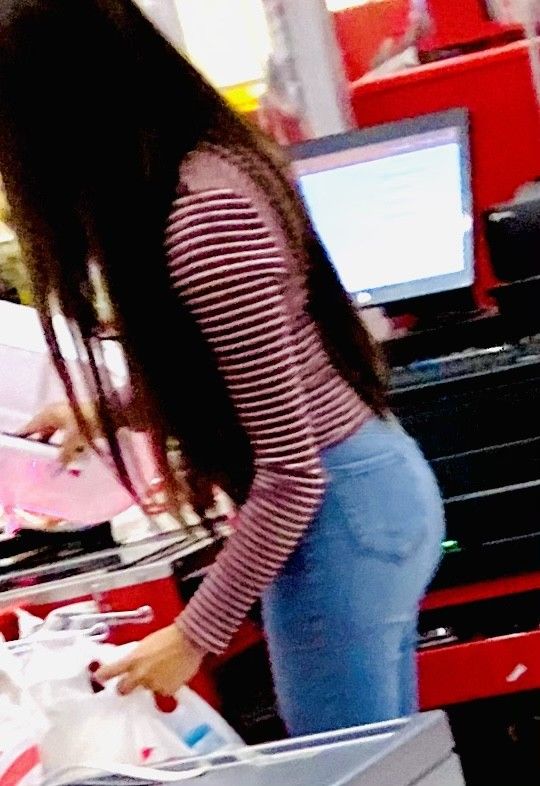 HOT Target chick