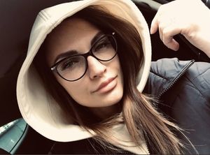 Very perfect skinny teen. I love it when they cum on my face when I'm wearing glasses