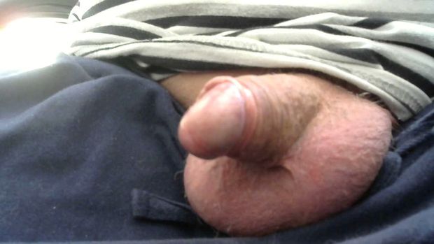 Ma verge au repos. Une femme pour la faire grossir ?