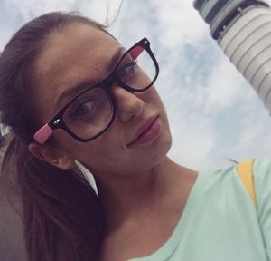 Cute sexi brunette glasses