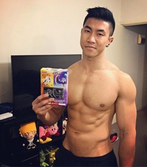 Asian stud wants to show you his muscles!
