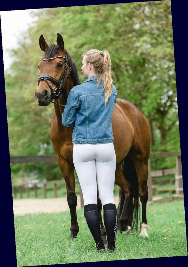 Ass teen, horse