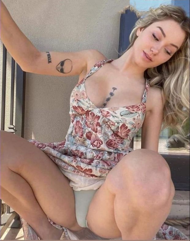 Look that pussy.